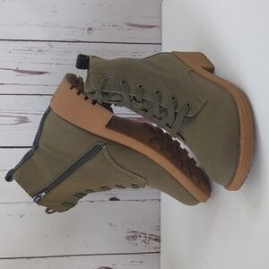Lifestride‎ Kunis Canvas Olive Green Combat Boot 7.5